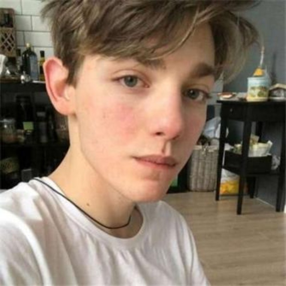 Meet your Posher, Zacharyc